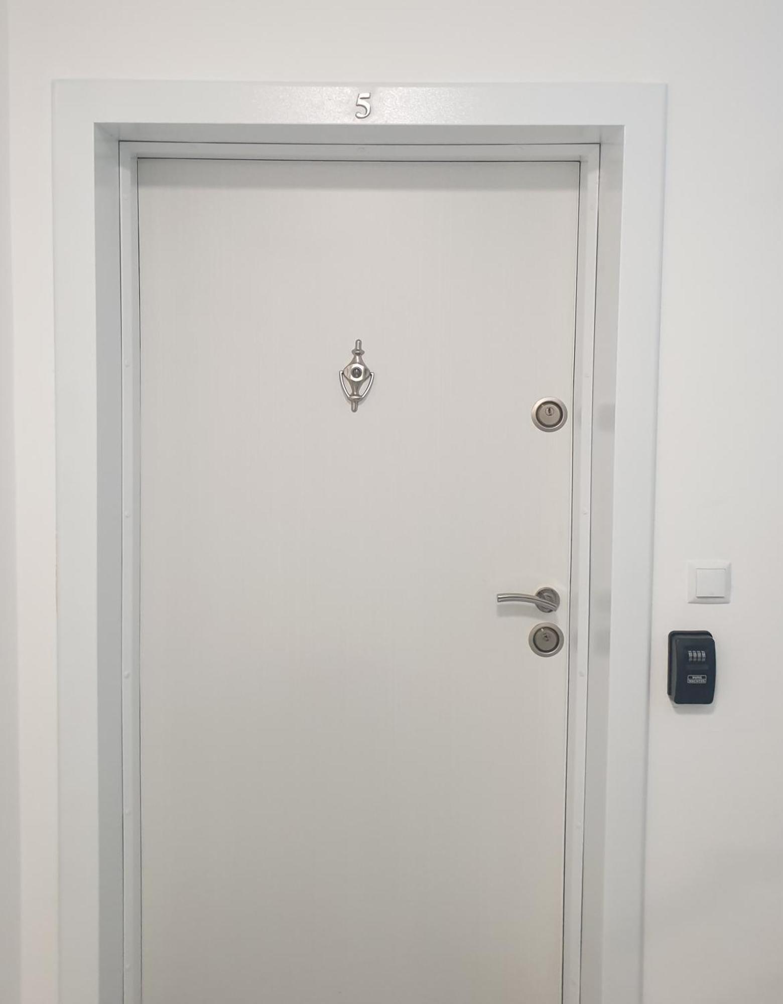 New The Twins Varna Two-Bedroom, Apt 5 At 15 Tsani Ginchev Street, Floor 3 エクステリア 写真